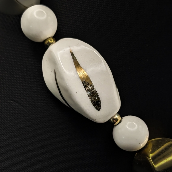 VINTAGE Japanese Hand Painted Ceramic Modernist Necklace & Clipon Earrings Set - Picture 5 of 11